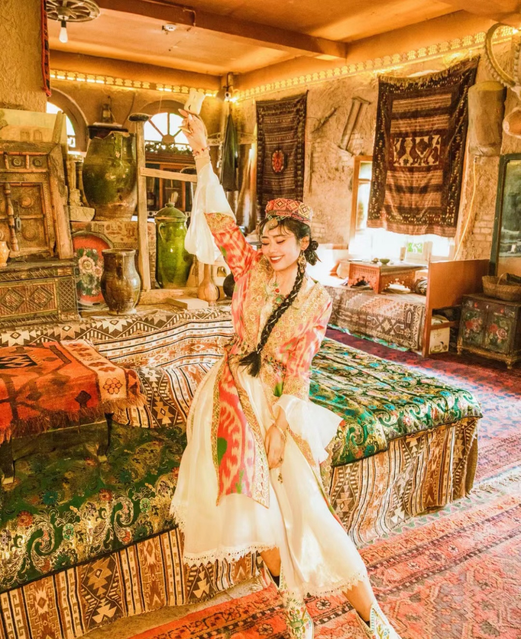 新疆喀什古城里的咖啡馆,讲述维吾尔族小伙子与非洲姑娘的跨国爱情