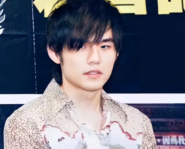 周杰伦的婚礼新娘爆红,粉丝涨5w,门票卖到4w,身边人眼睛都亮了