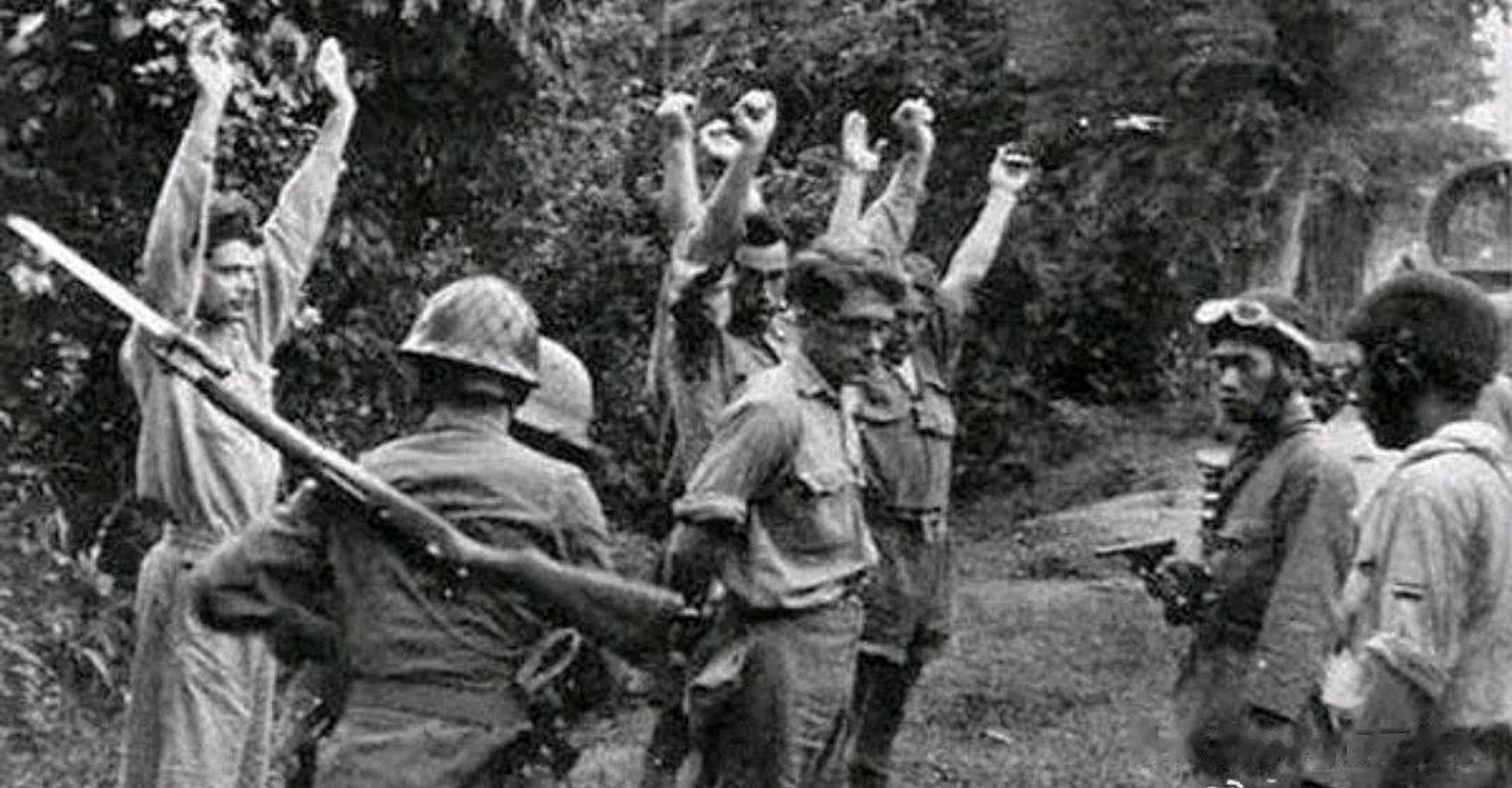 这是二战时期发生在印度尼西亚的一场惨案,疯狂的日军把被俘的荷兰