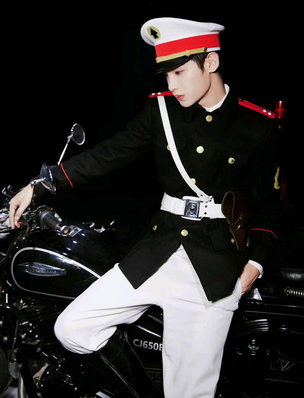 黑猫警长,黄明昊