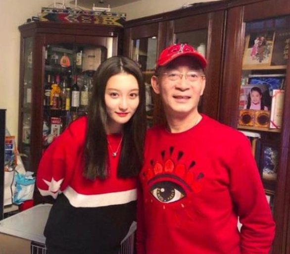 六小龄童章金莱:和妻子33年无绯闻,漂亮的女儿今却成他心病