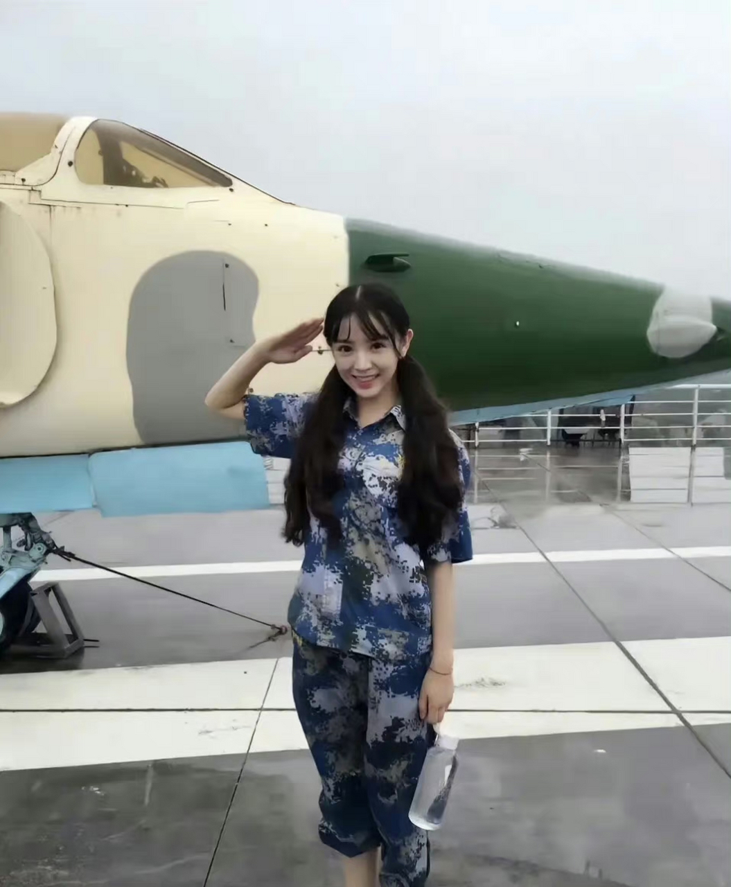 田曦薇怎么做到军训照都这么甜,妥妥的清纯学妹～ 676767