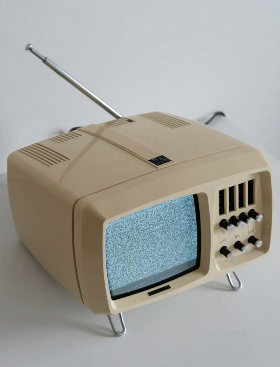 我已经被这些mini电视可爱到了,从来没有见过,感觉很稀奇 67.