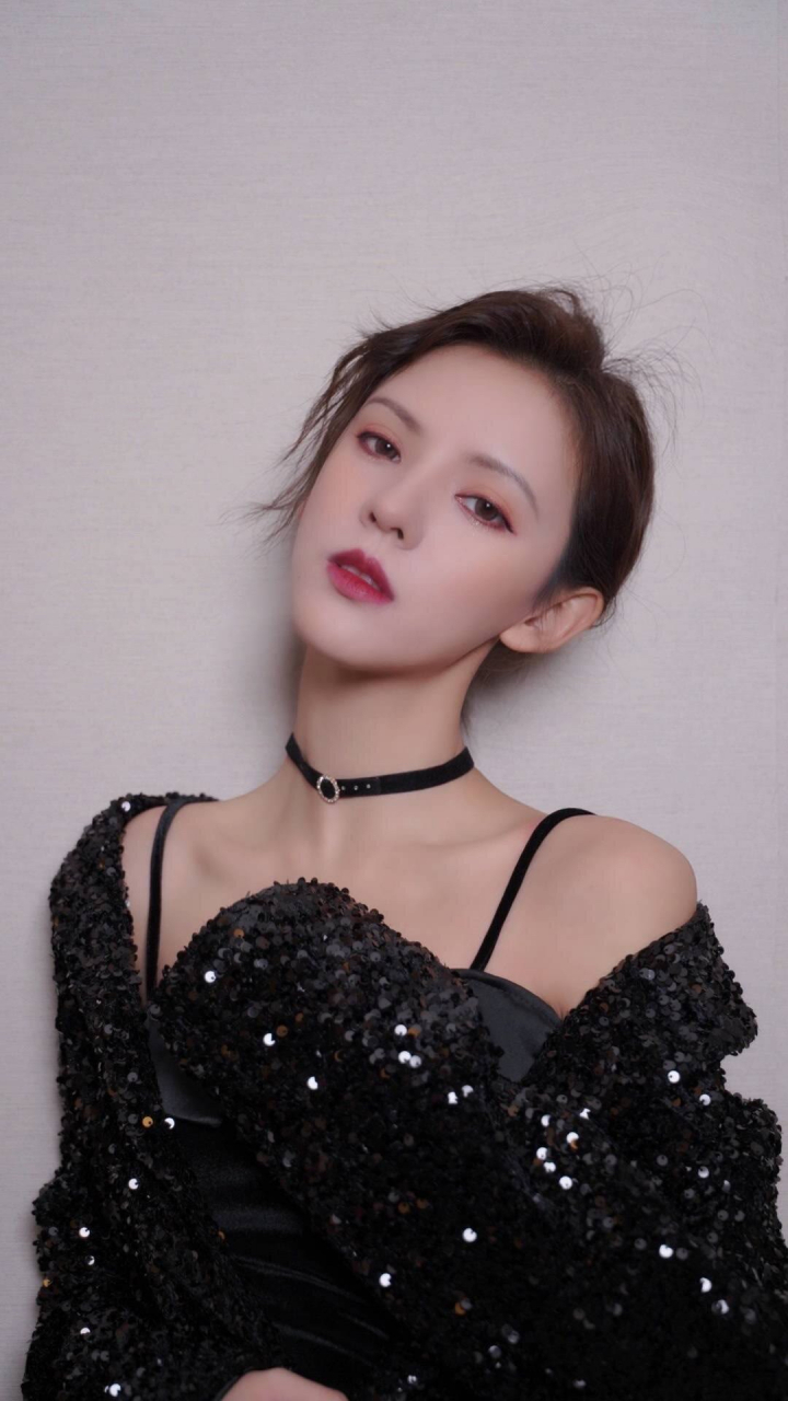 张予曦# #明星# #时尚穿搭# 张予曦斗罗大陆2小舞!好瘦好精致好美 !!