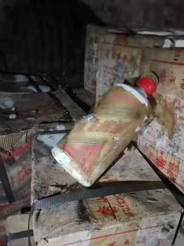 贵州茅台飞渡多少钱一瓶,1998年茅台镇飞度酒官方价格多少?