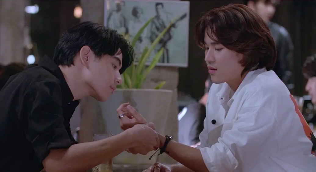 《雷霆之爱》:势均力敌的爱情真香