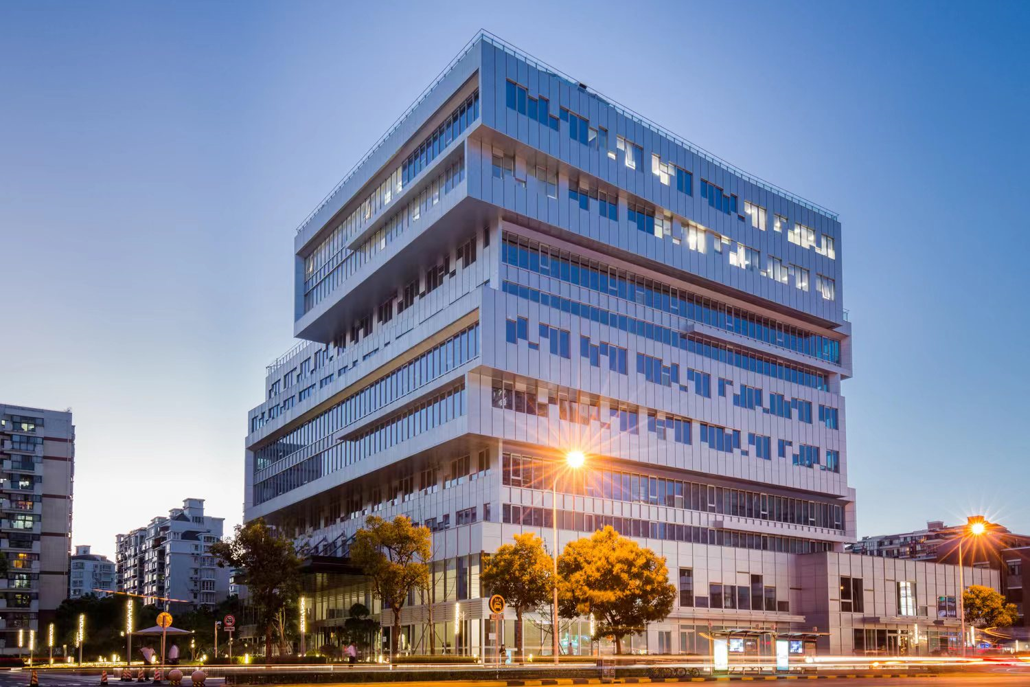 缤谷大厦:智能科技之光耀长宁