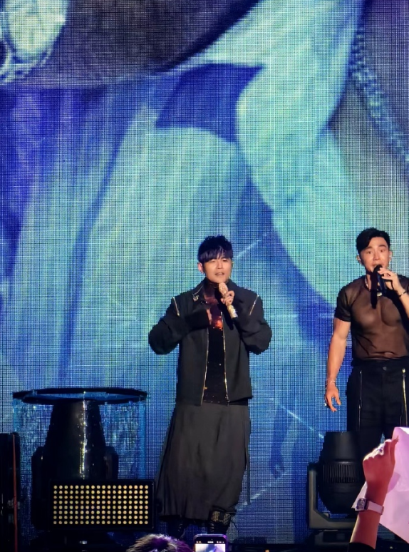 追星成功!龚俊与周杰伦合唱《发如雪》激动表示超开心