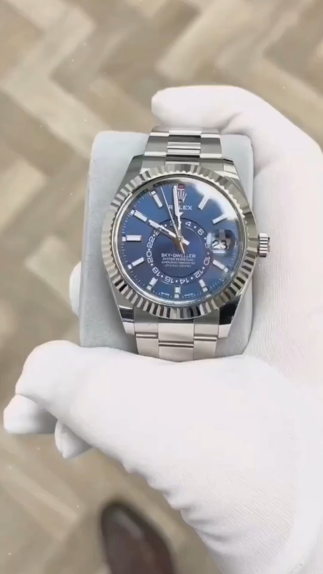 劳力士日历天行者手表满满的商务感十足