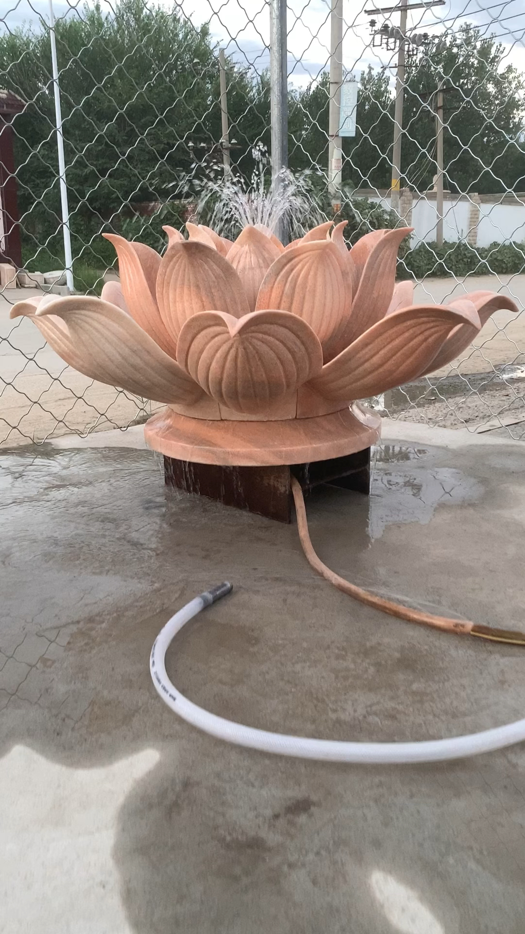 石雕莲花喷水雕塑,水景景观摆件