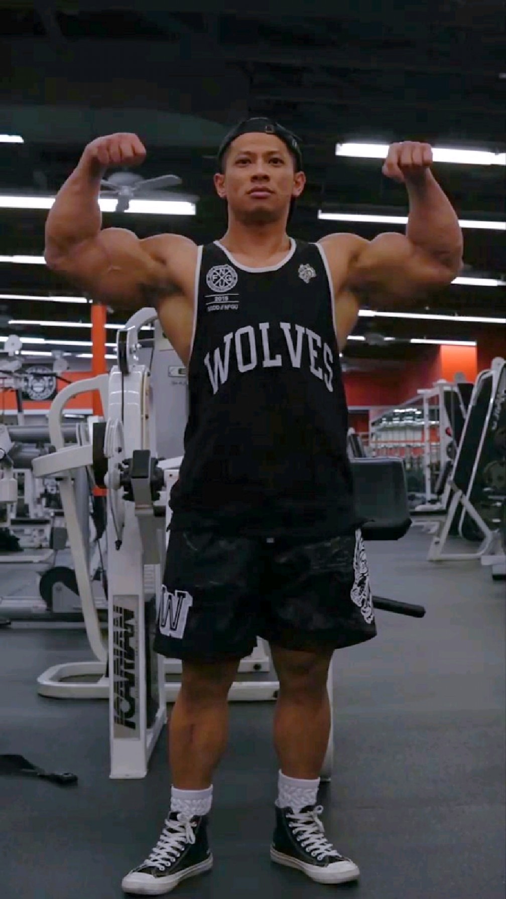 古典健体冠军tonyduong肩训