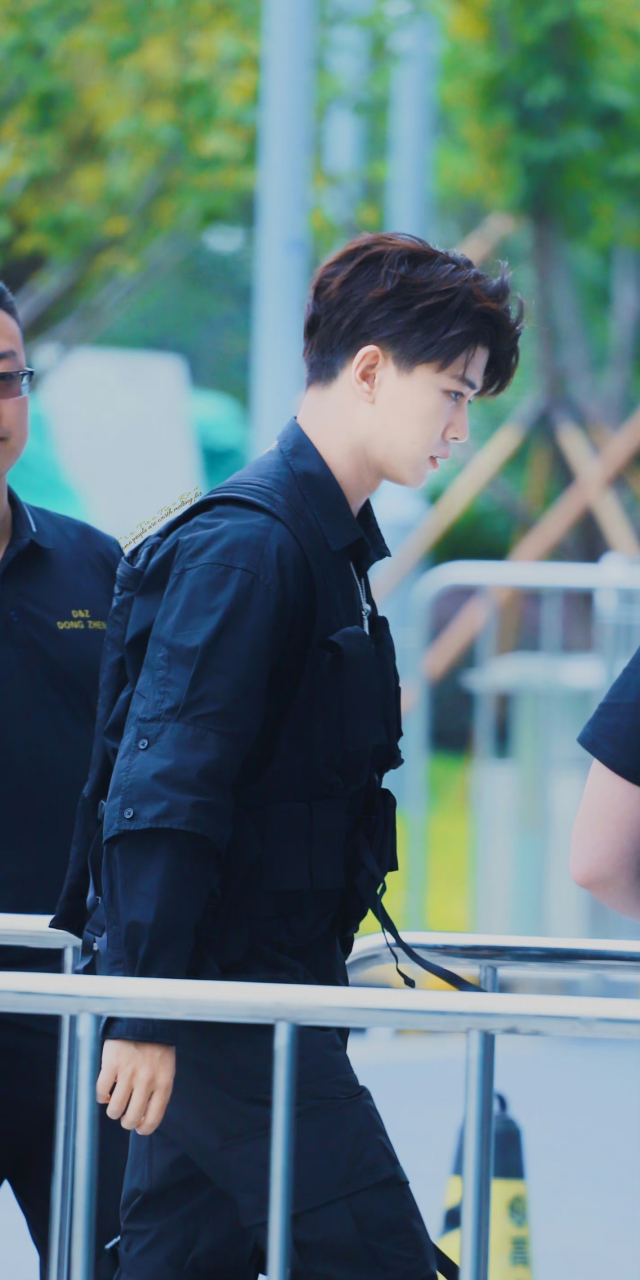 任嘉伦# 任嘉伦72qq名人赛,从此电竞小说男主的脸就给你啦!