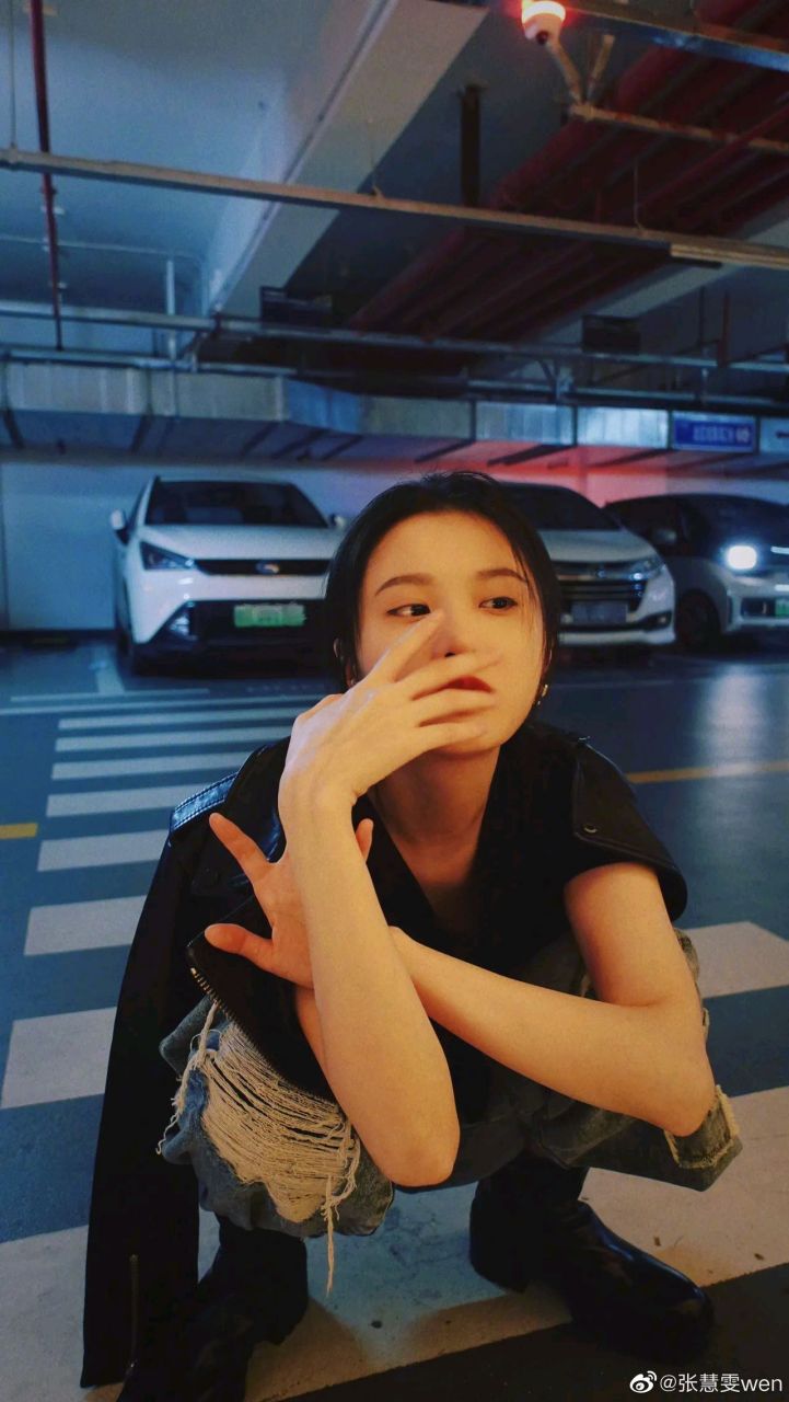 张慧雯# 才发现张慧雯居然和张家辉一起拍过电影