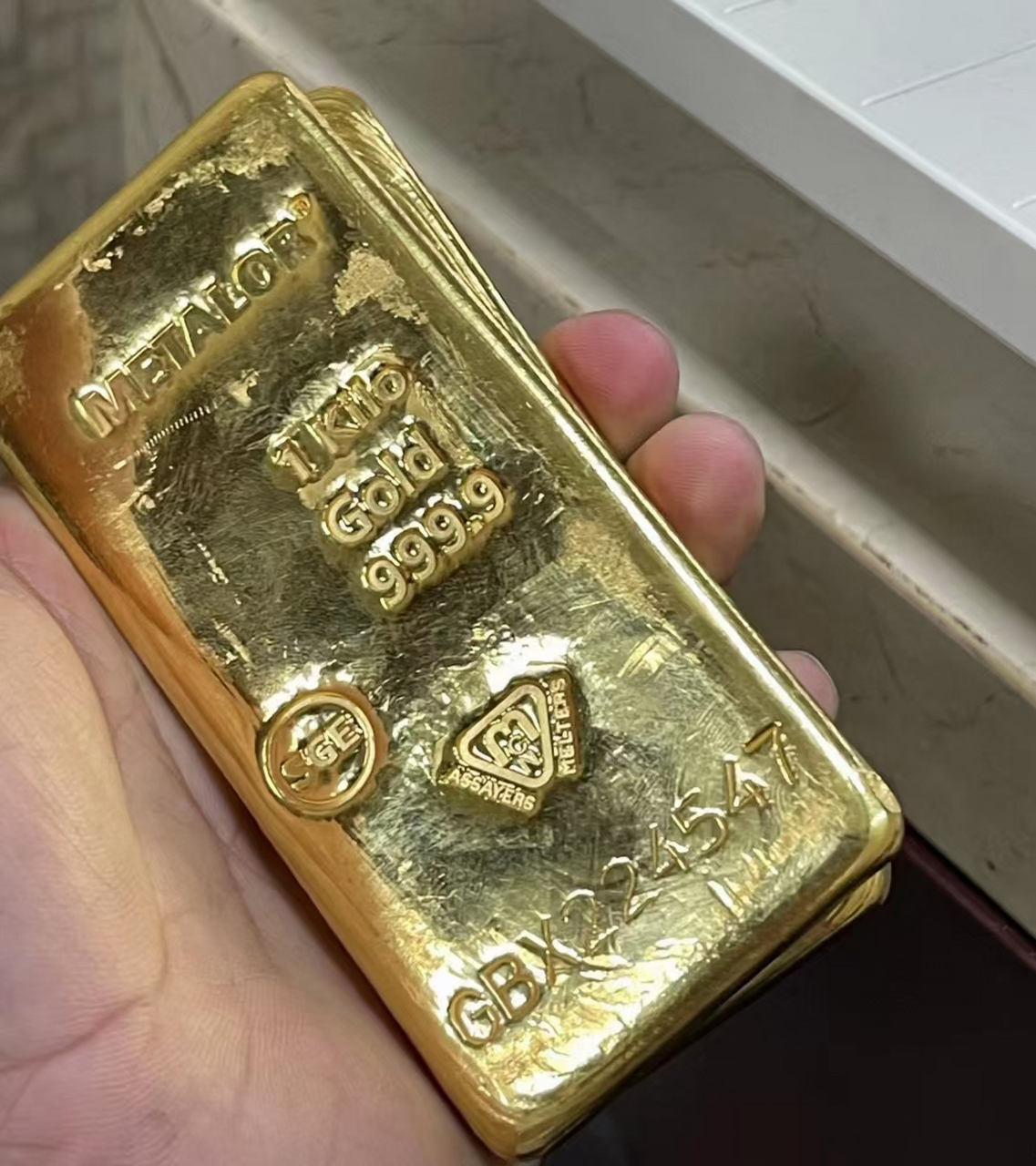 一公斤金条的成长之路:‮ 2019年3月☞￥28万 2020年3月☞￥35