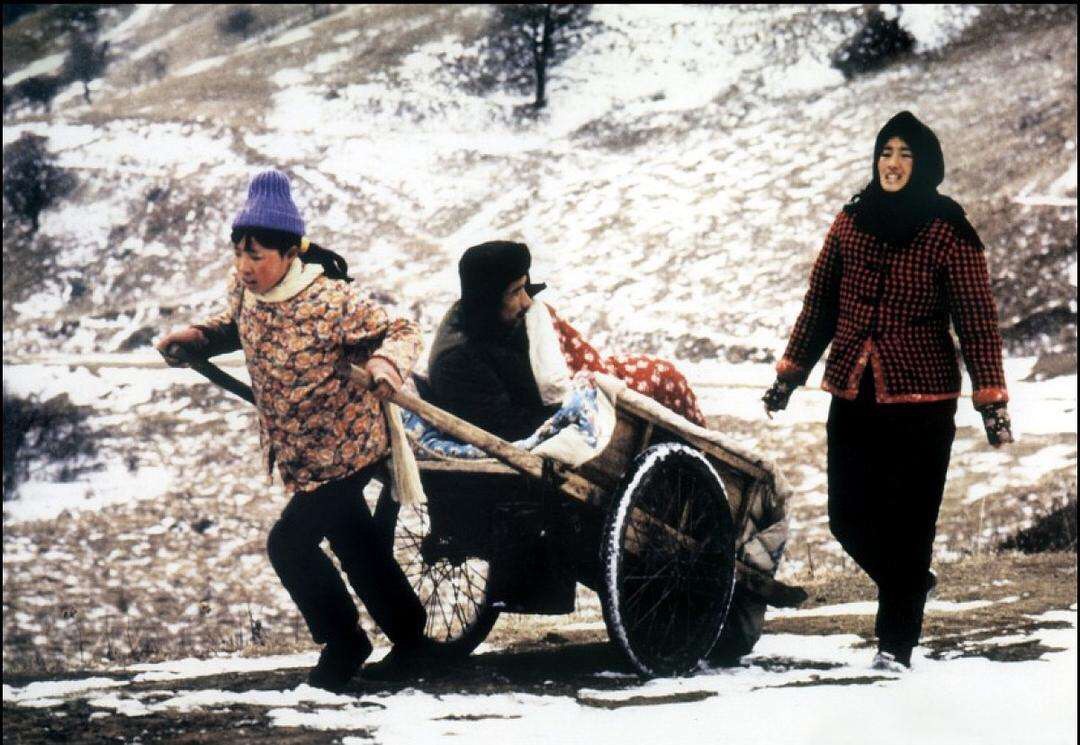 1990年,《秋菊打官司》编剧对张艺谋说:"能不能把巩俐换掉?