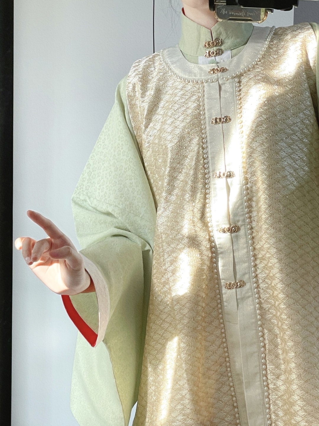 暗纹提花竖领对襟短衫