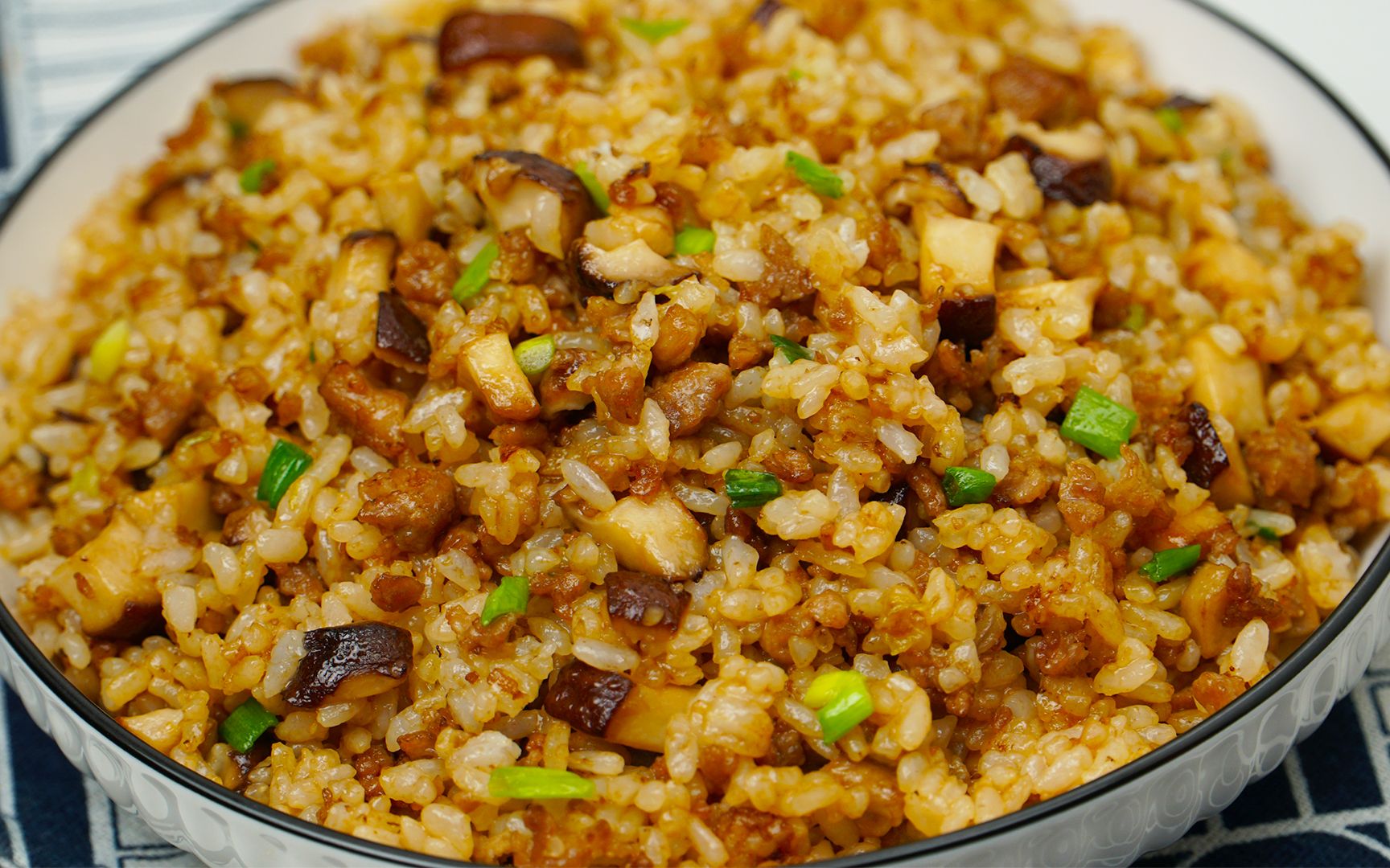 这几道炒饭不仅口感独特,而且易于制作,非常适合家人吃.