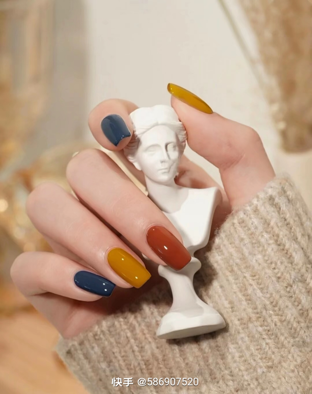 超级好看的纯色跳色美甲