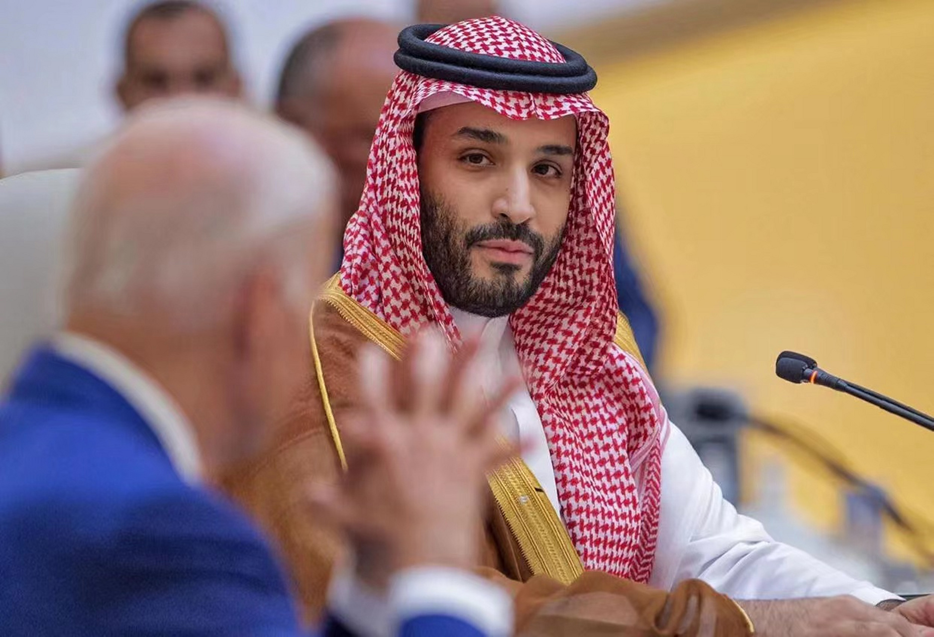 沙特王储小萨勒曼居然对媒体公开讲,我们沙特对取悦美国的事已经完全