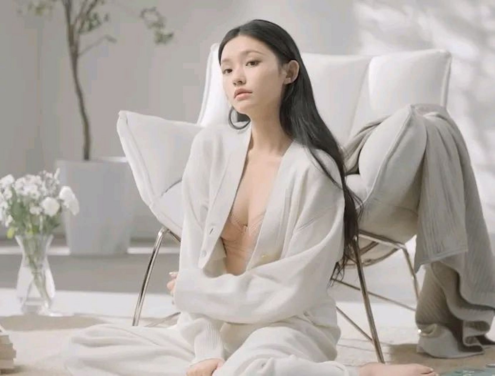 林允的内衣广告 林允拍摄的内衣广告,让人眼睛看直了!