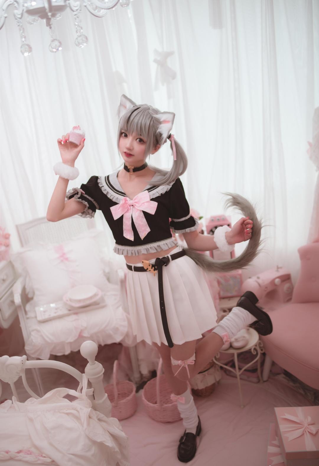 和平精英:猫咪驾到套装之软萌银虎cosplay秀