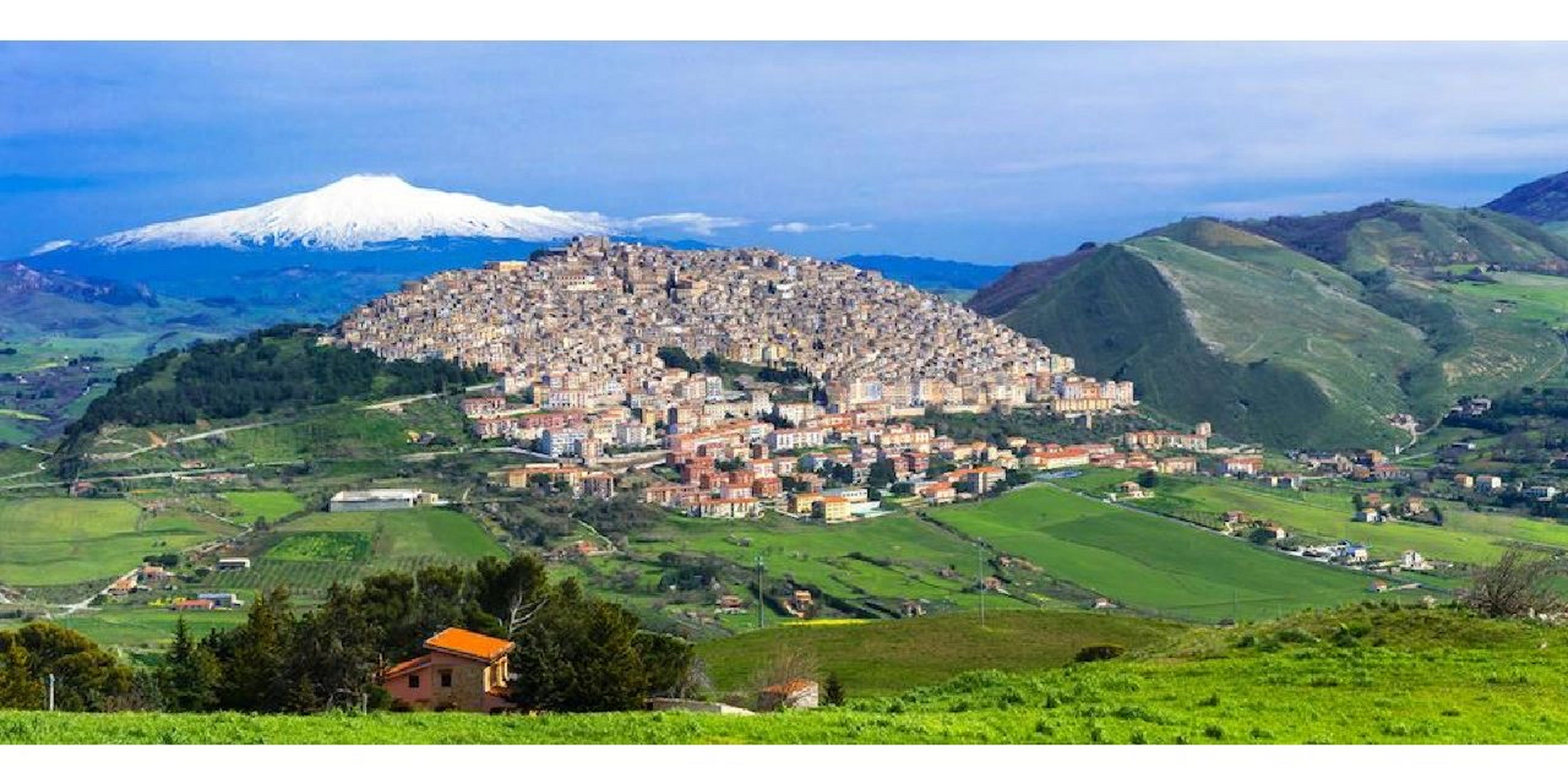 著名的意大利西西里岛,看到这个场景很熟悉,电影《教父》,《西西里岛