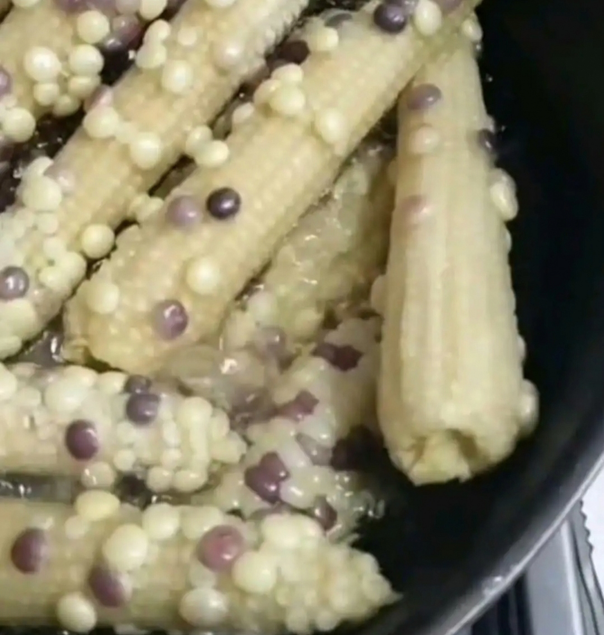 玉米还没煮完,感觉已经快要颗粒不剩了,也不知道是哪个环节出了问题.