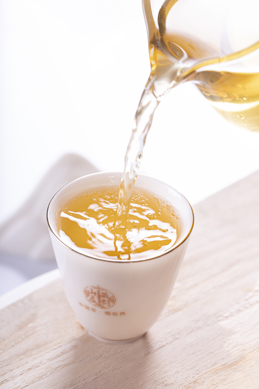 易武原始秘境——大谷仓高杆古树茶 万众期盼!