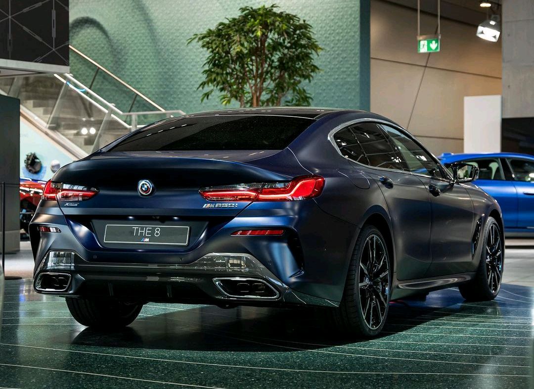 新车标 高颜值!2023版宝马8系亮相,质感一流,尺寸超越奥迪a7