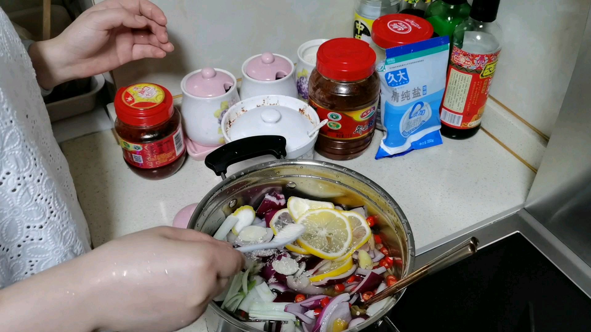 超市买泡鸡爪太贵了,今天自己做泡椒柠檬鸡爪,划算又好吃