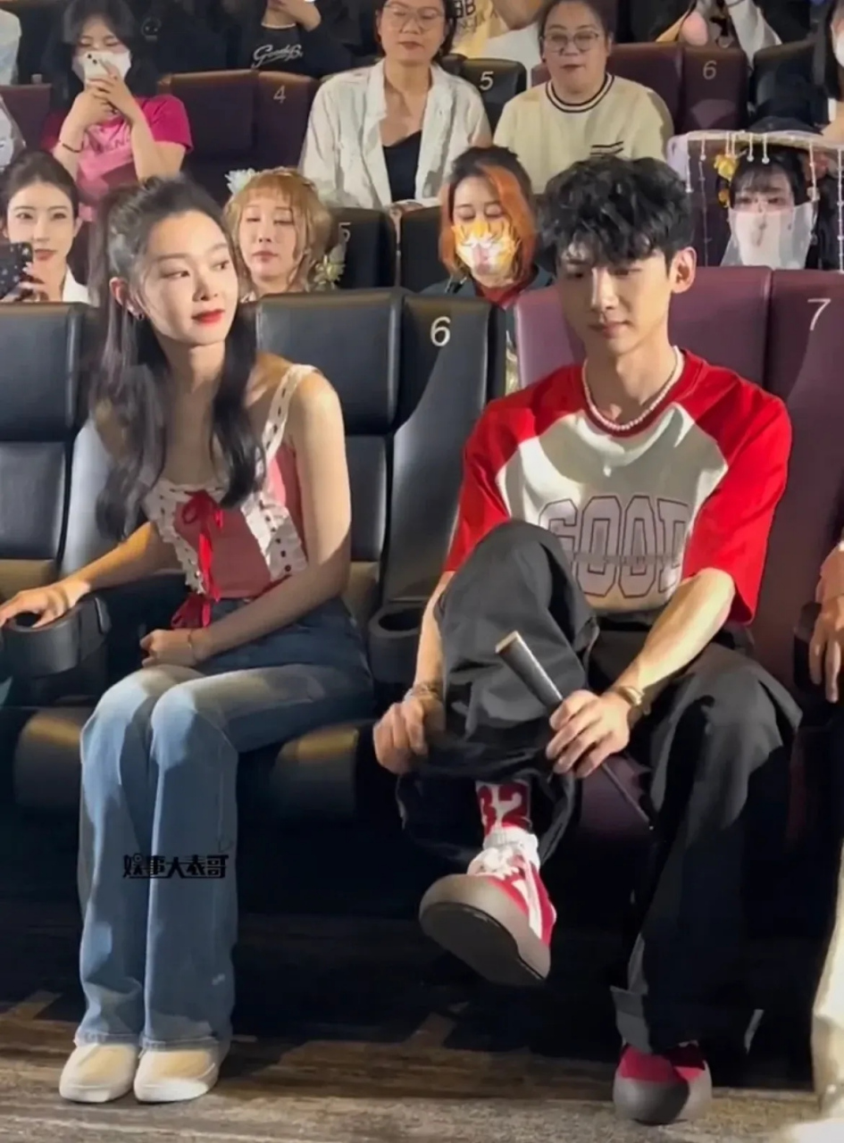 这对明星夫妇真情侣也太磕了吧, 你们只管原地结婚,孩子名字都帮你们