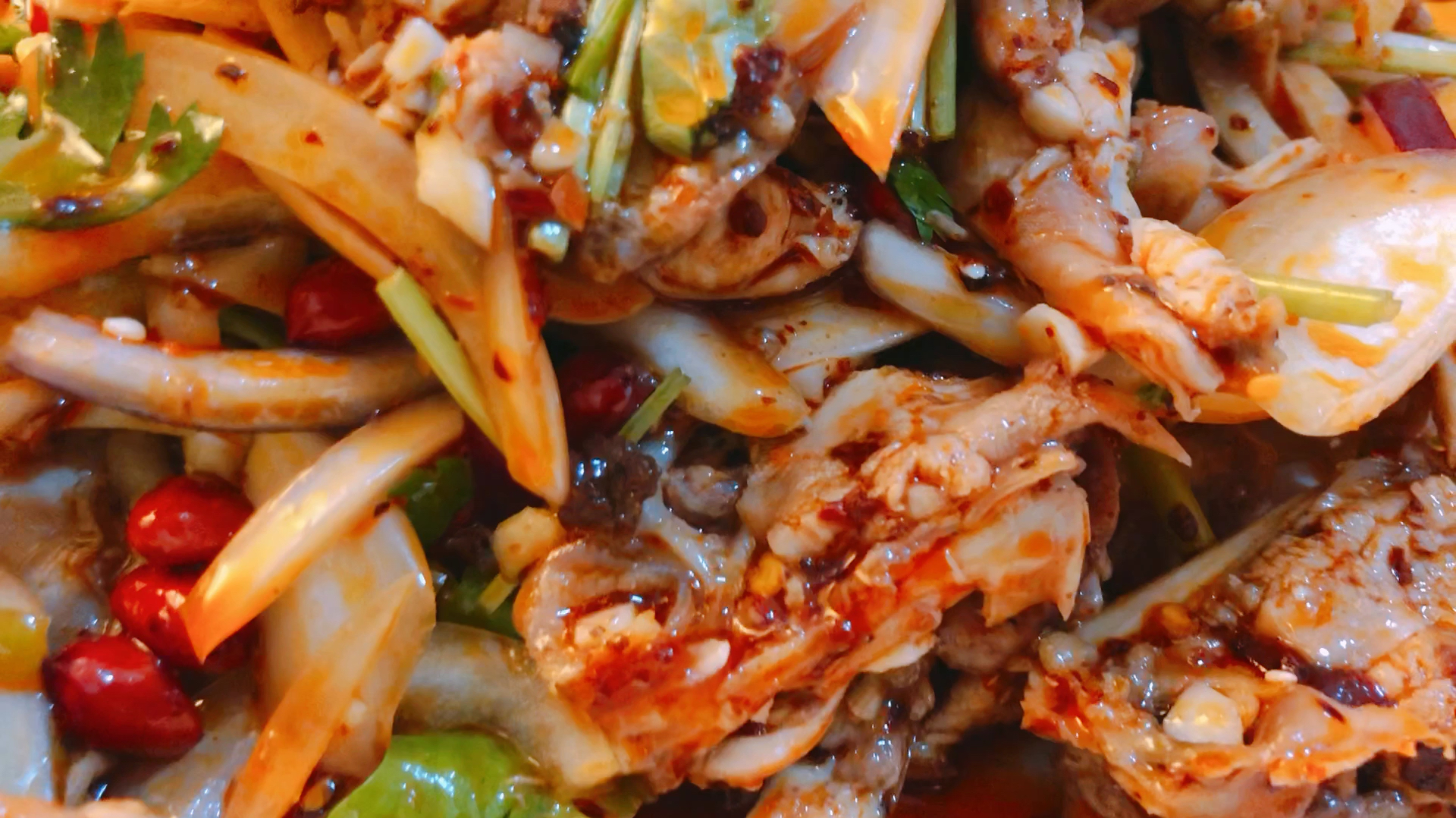 夏天夜市最火爆的一道美食凉拌鸡骨架