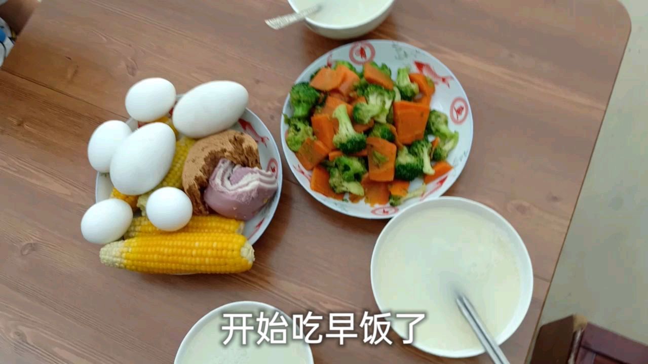 西兰花炒胡萝卜,早餐这样做,孩子爱吃