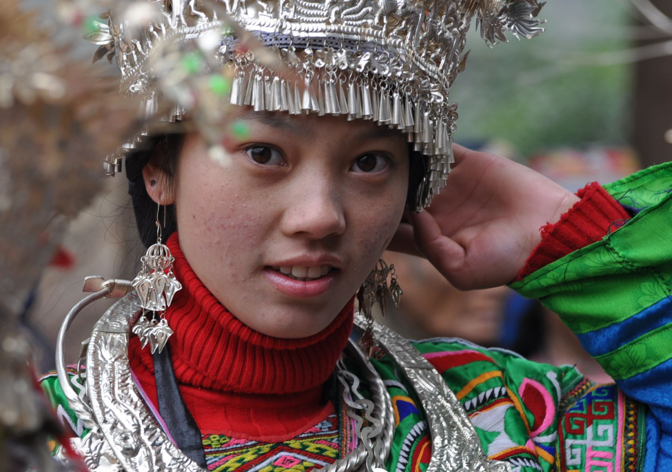 苗族由于自然条件不同,审美理想以及传统文化表现出不同的特色