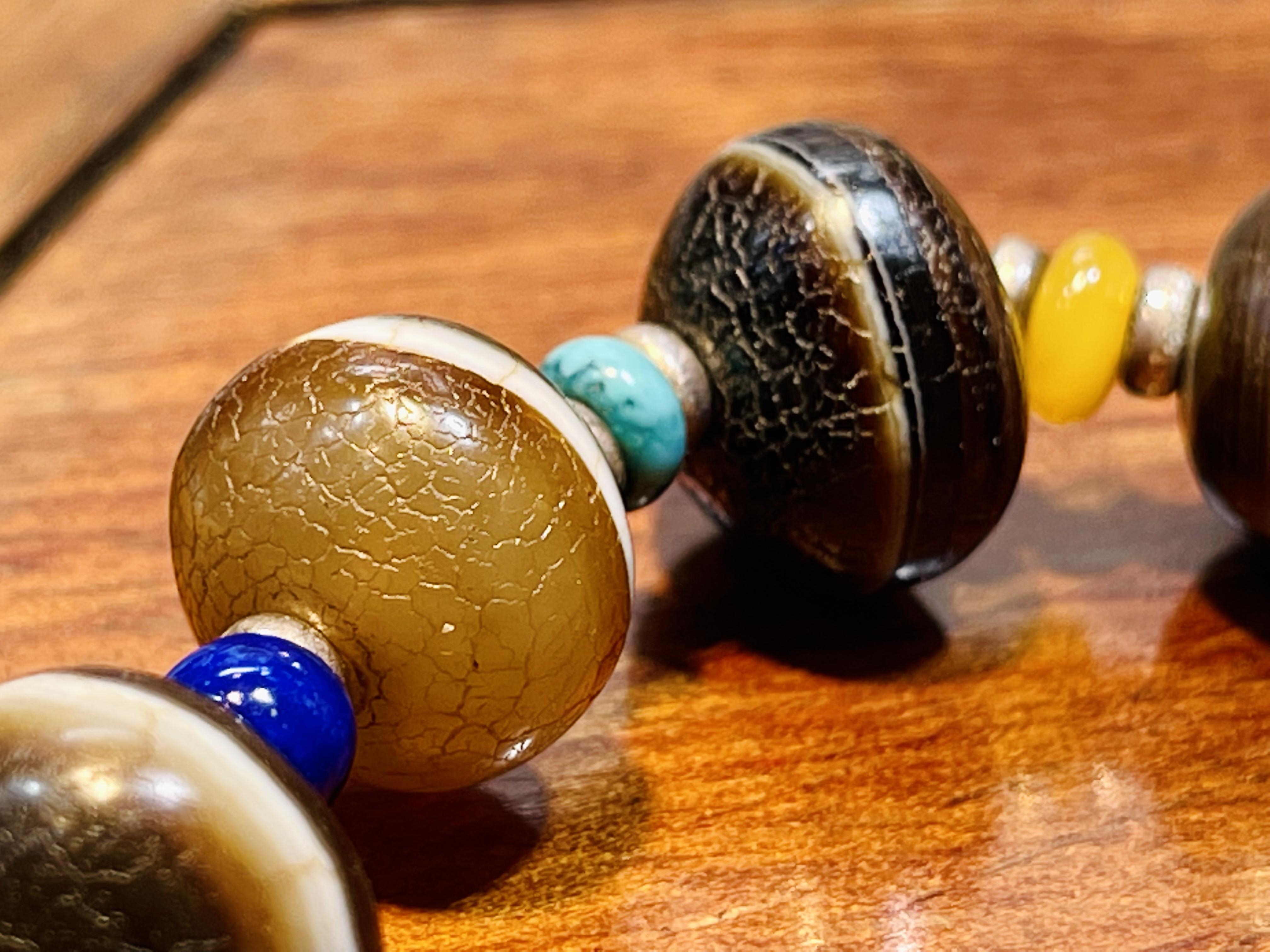 接地气的天珠!一线药师玛瑙!