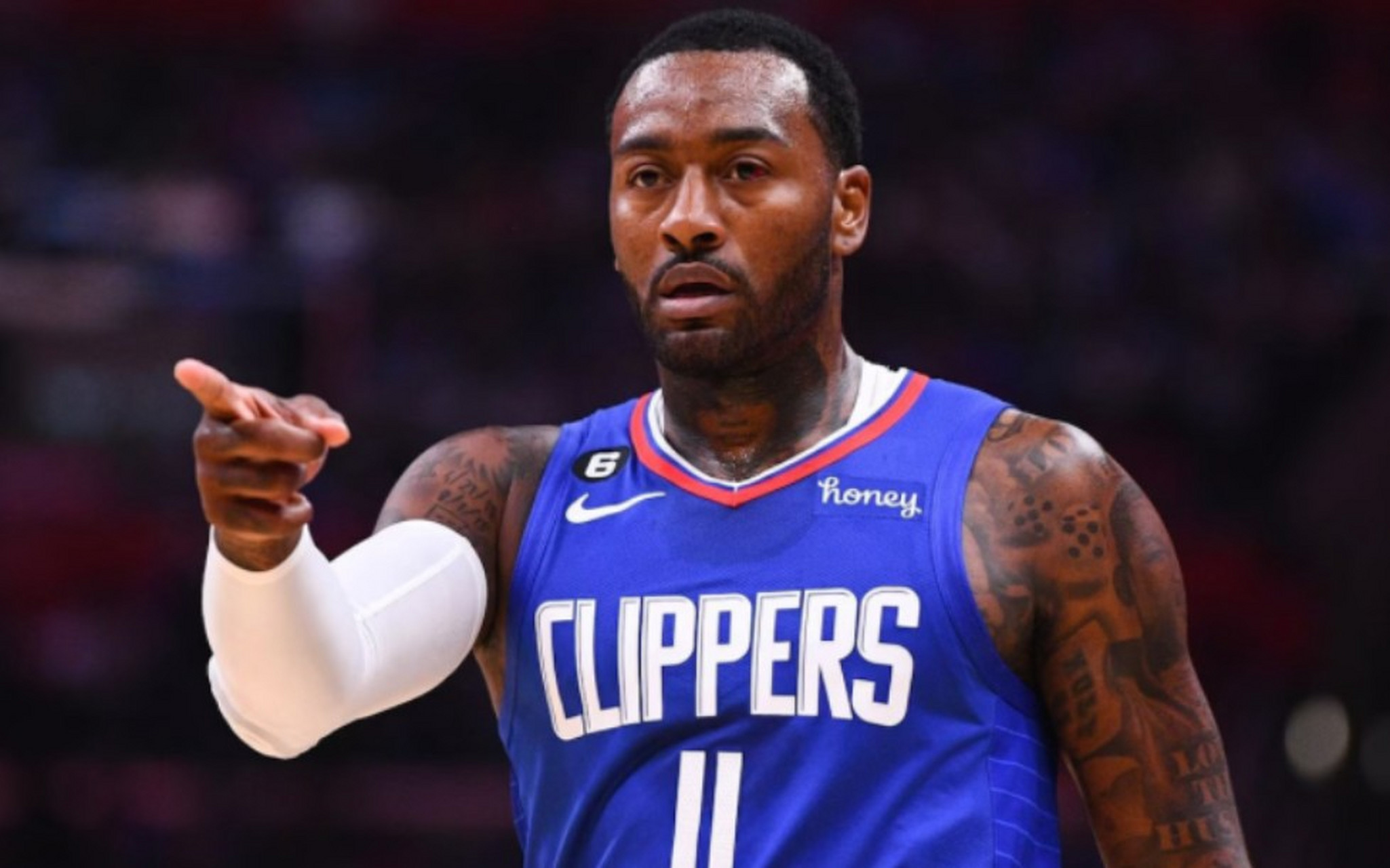 名记chris haynes报道:自由球员,前nba状元,5届全明星沃尔将在拉斯