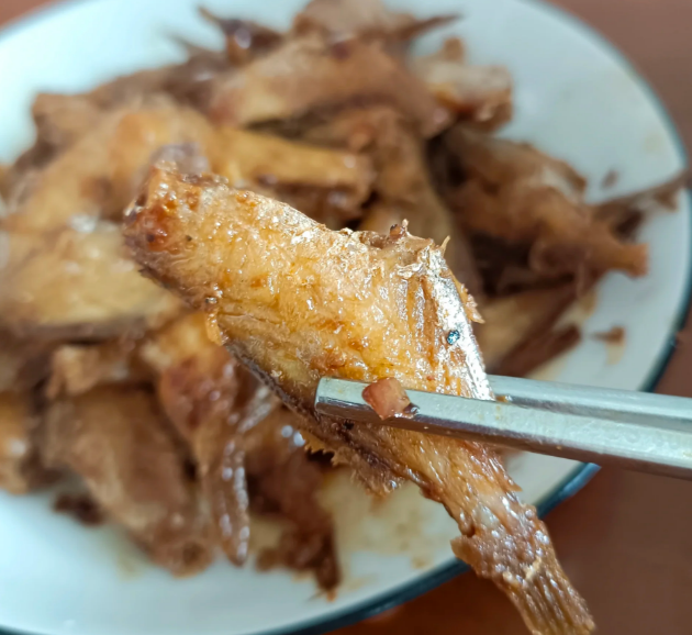 香煎剥皮鱼:鱼肉干香微甜,外酥里嫩,口感十分棒,做法简单