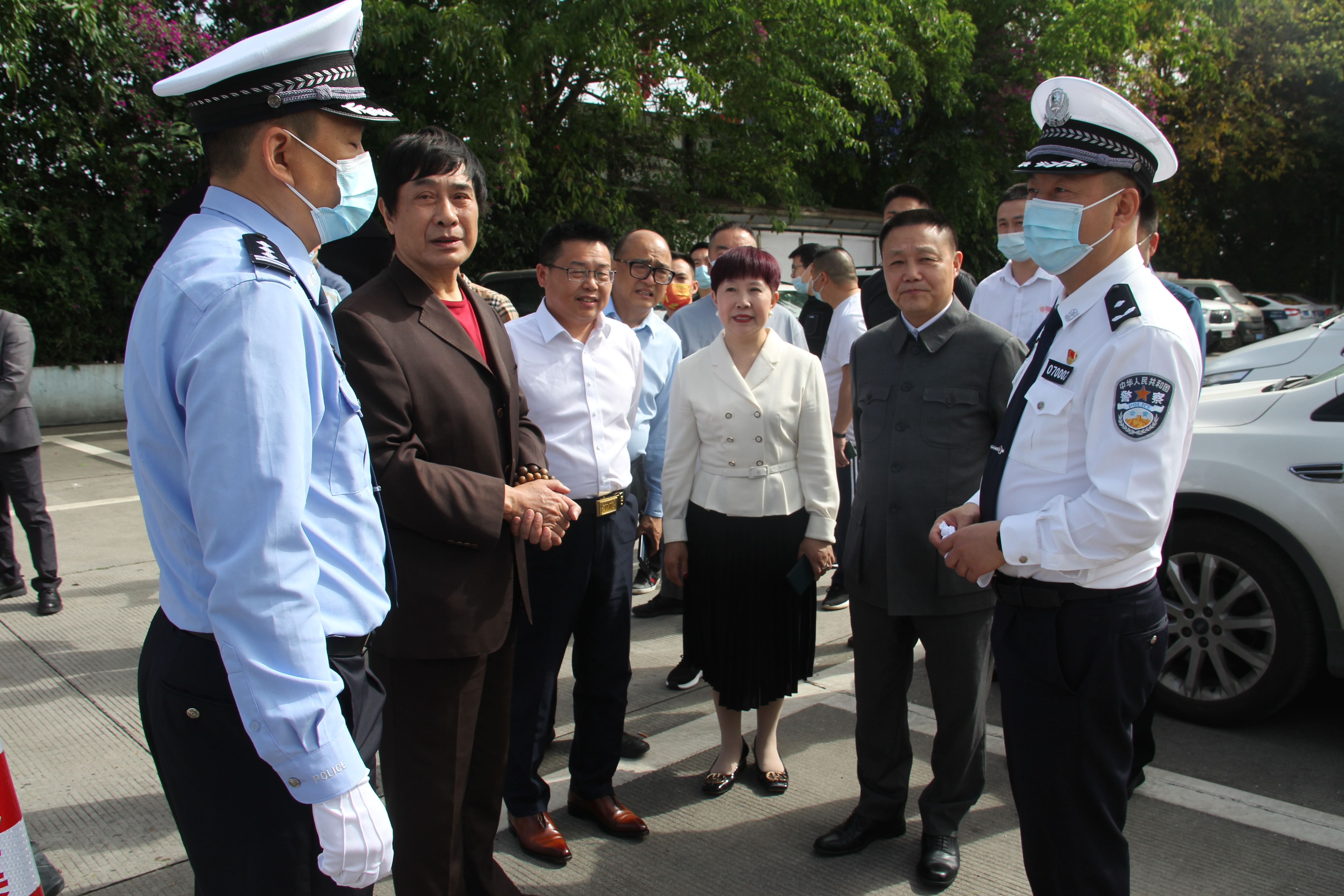记者袁军被四川省公安厅高速公路公安局聘为"警风警纪监督员"