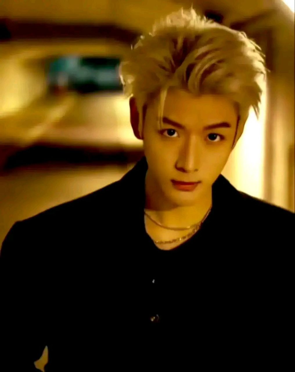 张晚意的金发造型好帅啊!