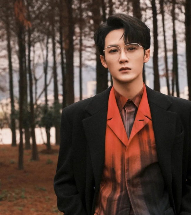 爱穿高跟鞋的6位男明星,身高不够鞋底来凑,证明了越努力越心酸