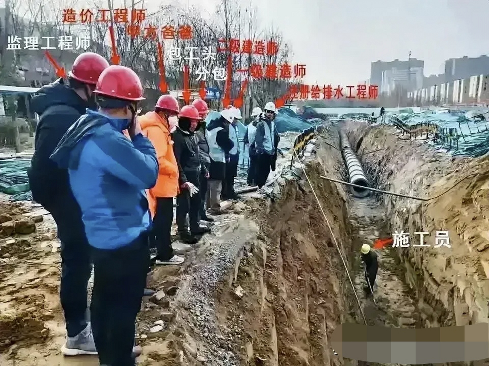 说实在的,让我一个人在下面挖,压力很大,毕竟都看着,会紧张[抠鼻]