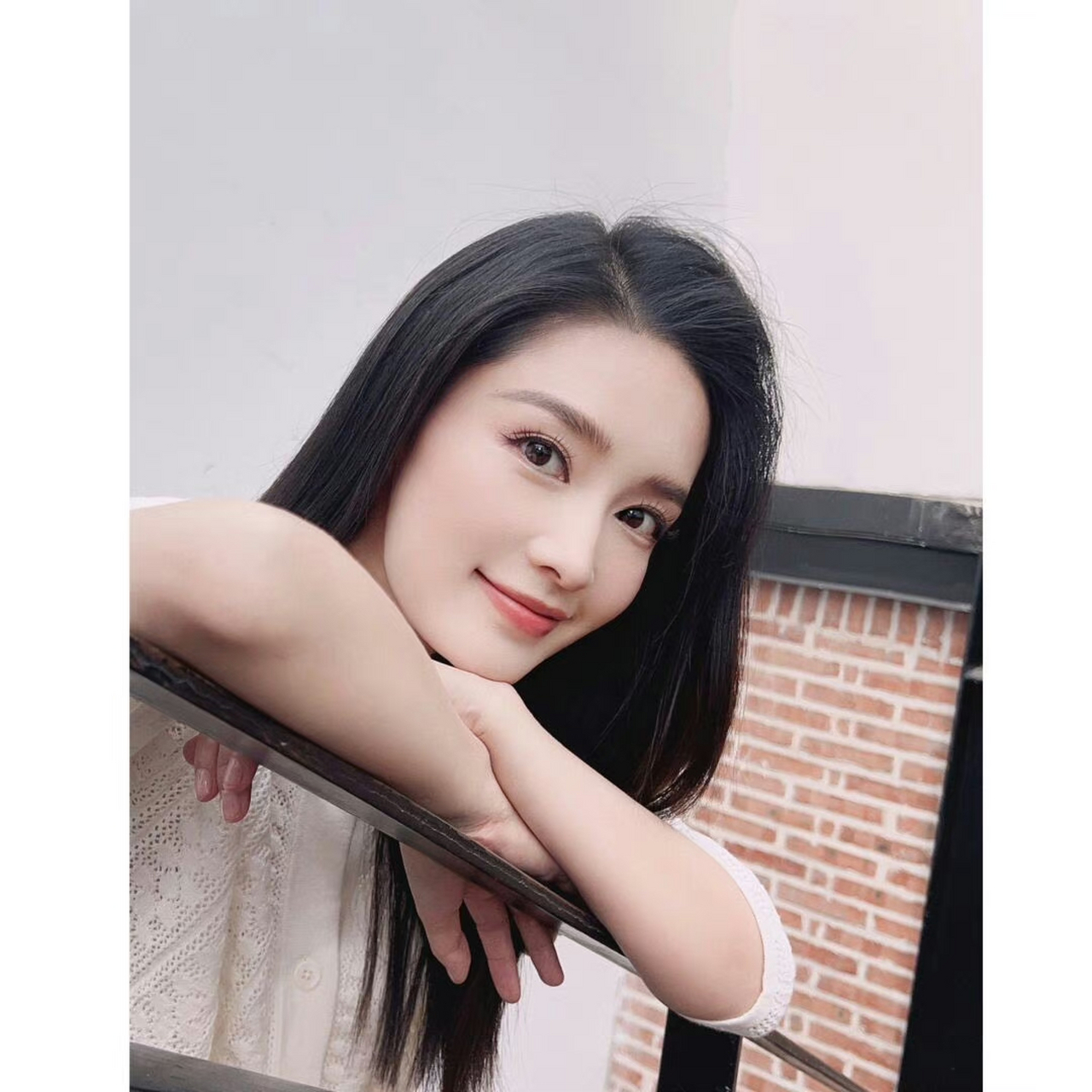 李沁素颜照随拍