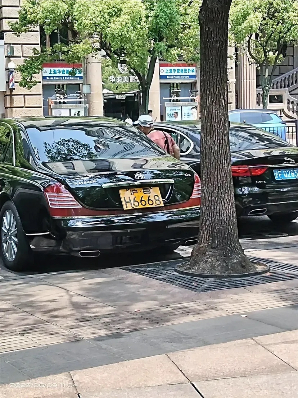 挂黄牌的迈巴赫,6668这辆车在上海属于什么段位?