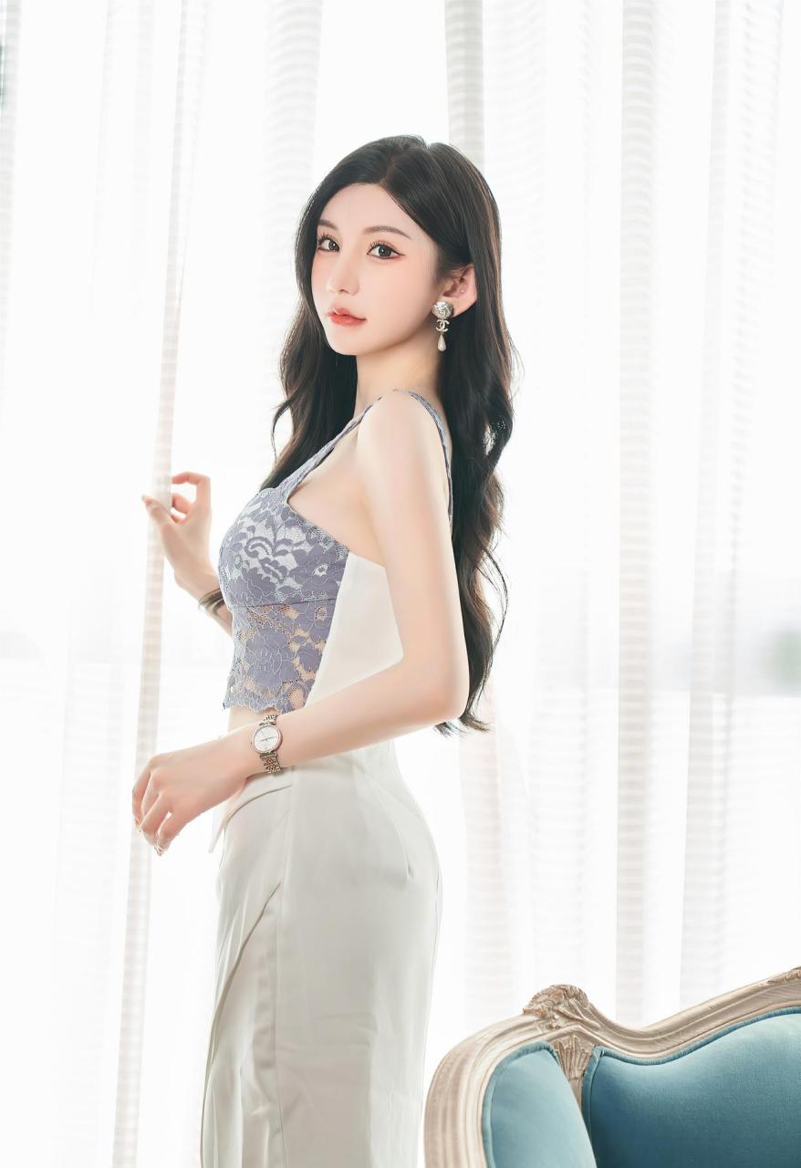 美女# #性感好身材# 我是大白兔奶糖,融化了就黏你身上[期待]