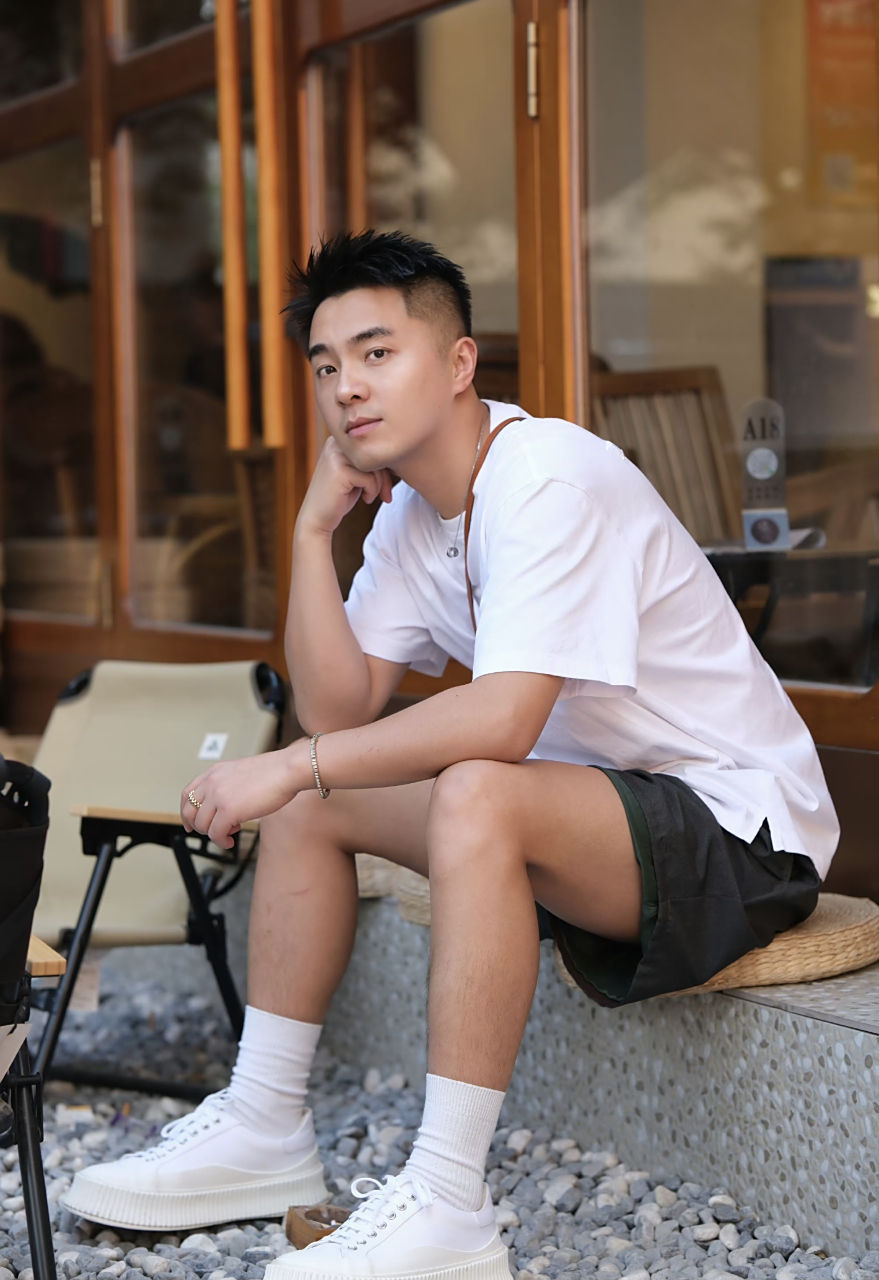 阳光帅气的背后都有郁郁寡欢#运动# #帅哥