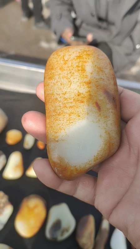 和田玉籽料,沙金皮,高密度细白肉,做件料-度小视