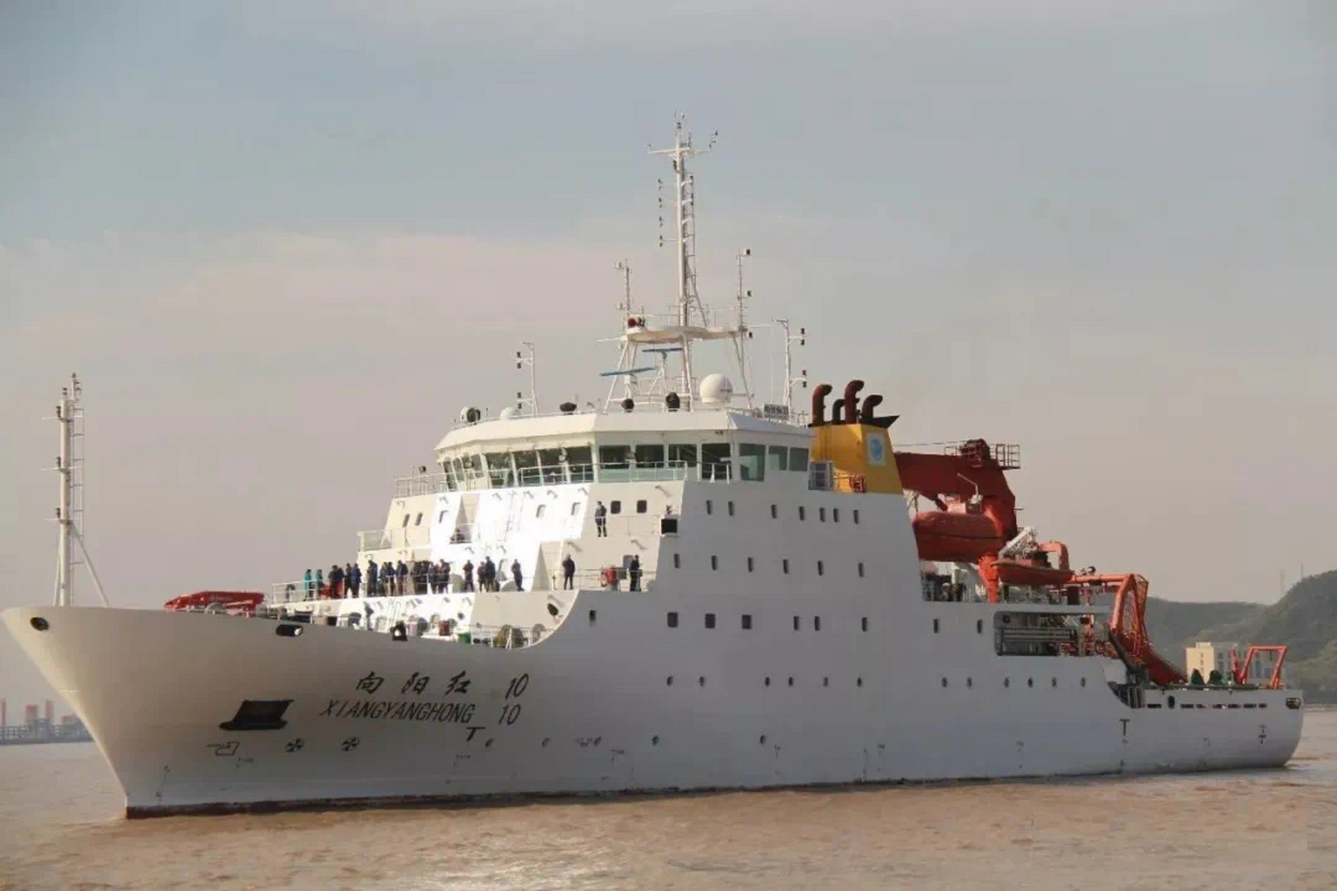 中国向阳红10撤离万安滩,越南船只马上来了!