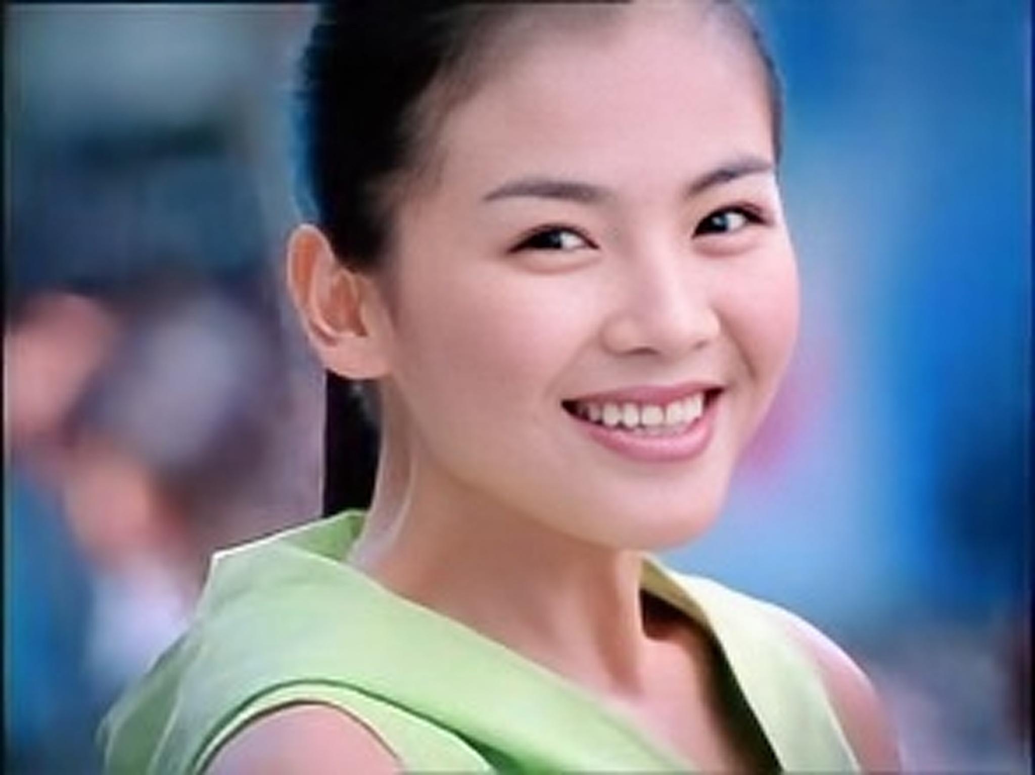 年轻时的刘涛可以说是纯天然美女,美得让人心动