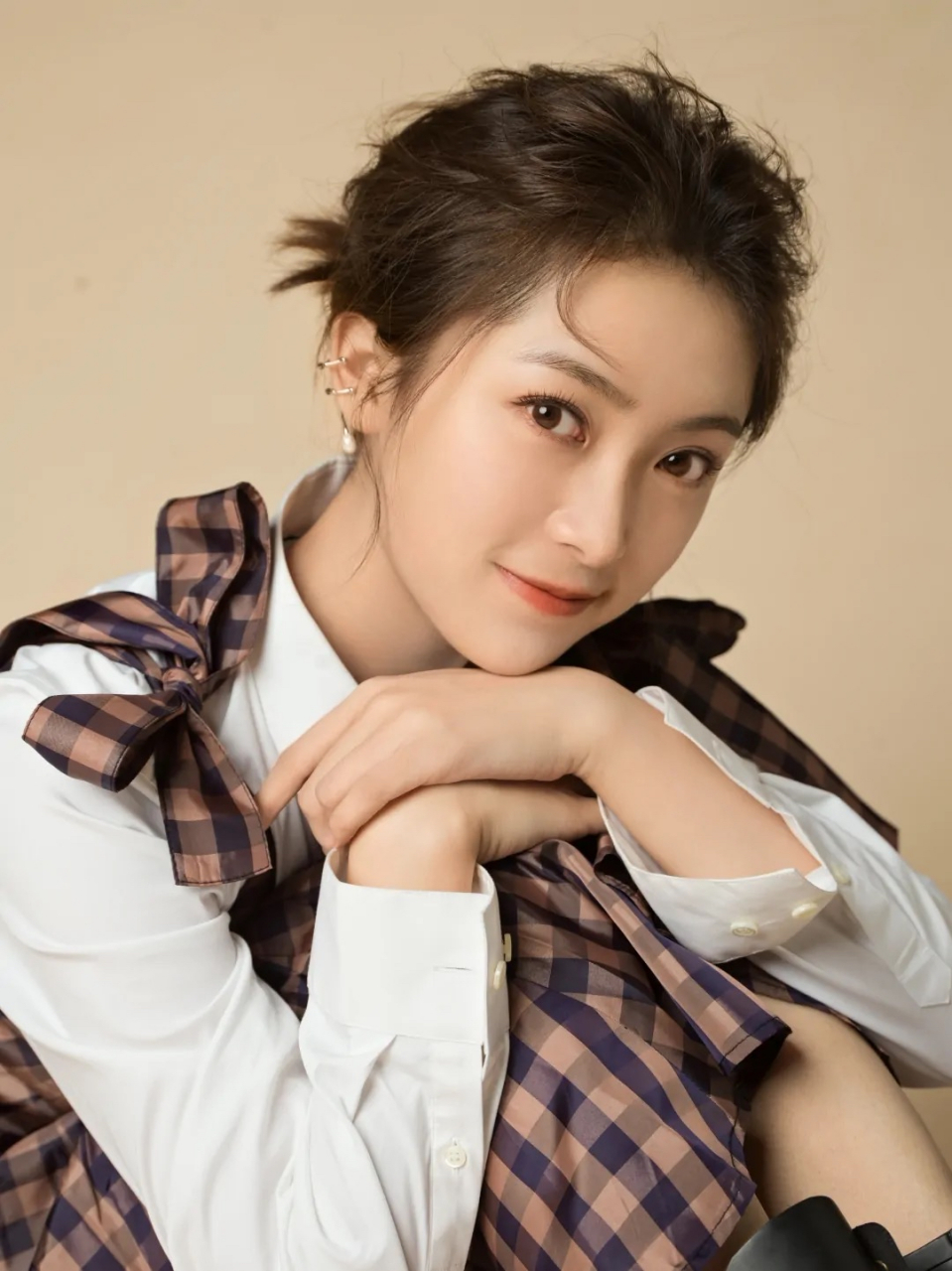 韩玖诺,1992年2月19日出生于辽宁省辽阳市,中国内地女演员,歌手,毕业