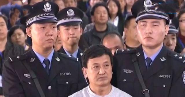 盗墓贼的"祖师爷",挖200座古墓赚5亿,行刑前:我知道秦陵入口